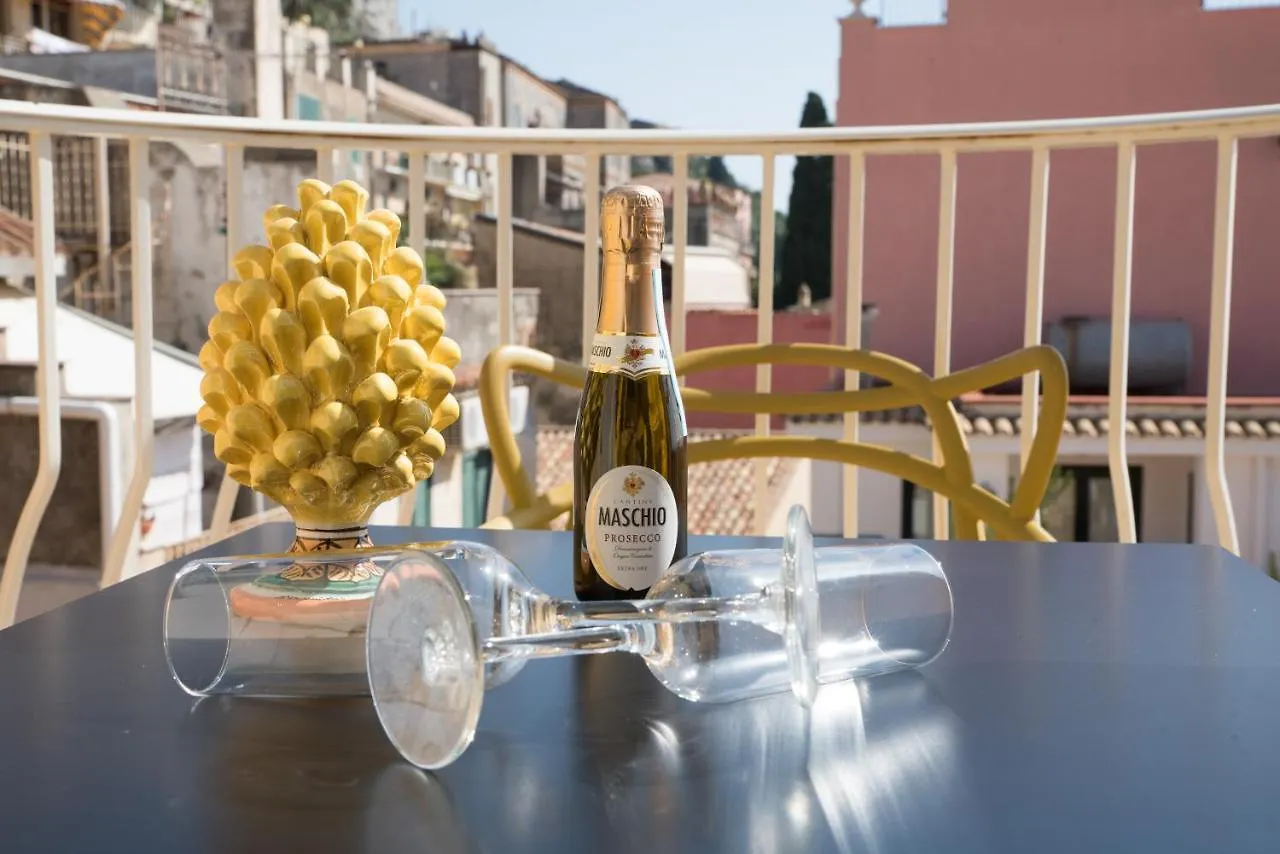 Casa Turrisi Bed and Breakfast Ταορμίνα